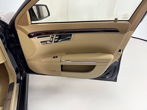 Used 2011 Mercedes-Benz S 550 4MATIC image 25