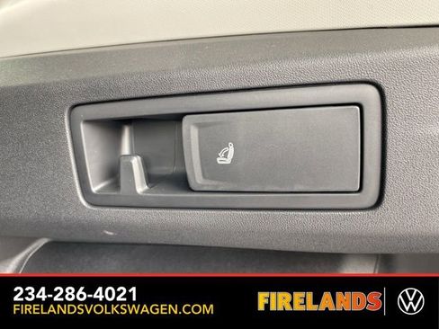 New 2025 Volkswagen Tiguan SE image 69