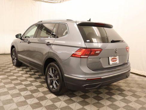 Used 2023 Volkswagen Tiguan SE FWD image 3