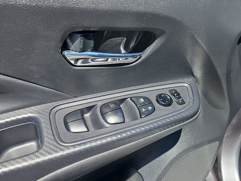 Used 2023 Nissan Versa SV FWD image 18