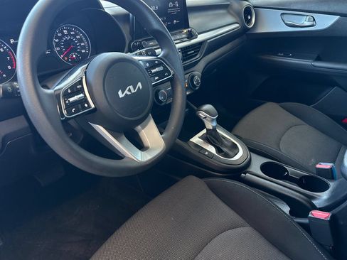 Used 2022 Kia Forte LXS FWD image 10