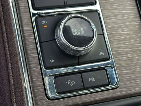 Certified 2024 Ford Expedition Limited image 29