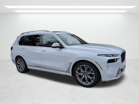 New 2027 BMW X7 xDrive40i w/ Premium Package AWD/4WD image 2