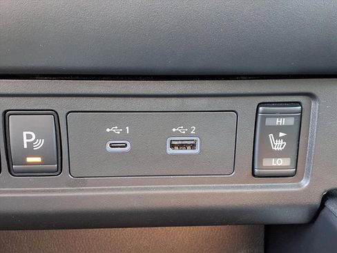 Used 2022 Nissan Frontier SV image 10