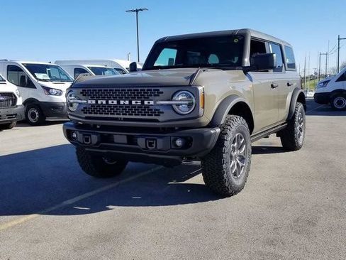 New 2025 Ford Bronco Badlands image 7