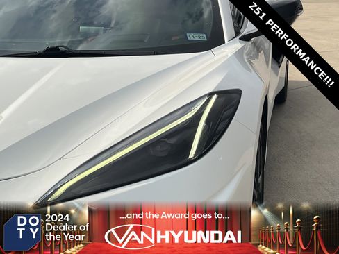 Used 2021 Chevrolet Corvette Stingray w/ Z51 Performance Package image 4