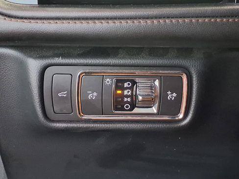 Used 2022 Lincoln Aviator AWD image 19