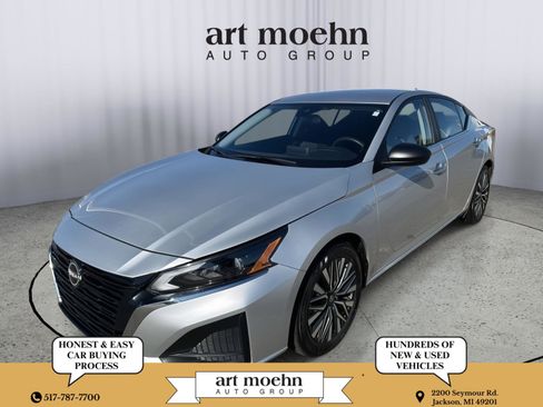 Used 2024 Nissan Altima 2.5 SV image 1