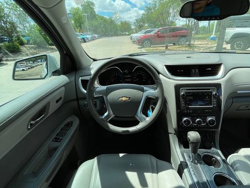 Used 2017 Chevrolet Traverse LT FWD image 12