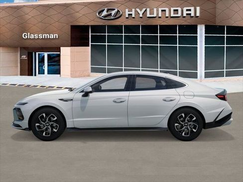 New 2025 Hyundai Sonata SEL image 3