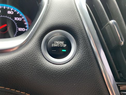 Used 2021 Chevrolet Traverse LS image 12