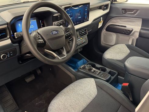 New 2025 Ford Maverick XLT image 4
