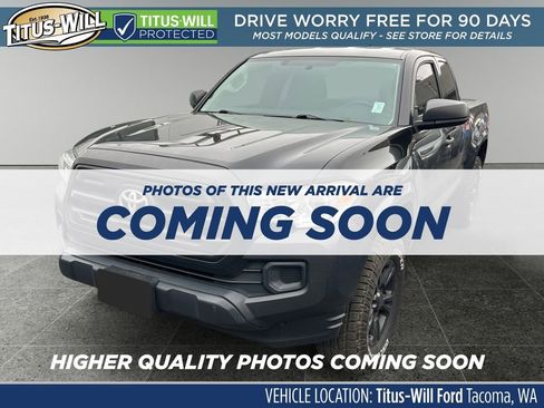 Used 2017 Toyota Tacoma SR image 2