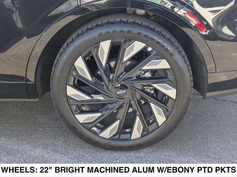 Used 2024 Lincoln Nautilus Black Label w/ Jet Appearance Package (87T) image 10