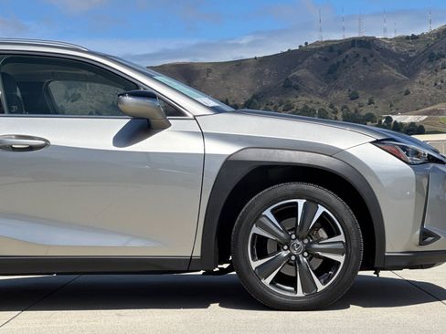 Used 2019 Lexus UX 200 w/ Accessory Package 2 FWD image 34