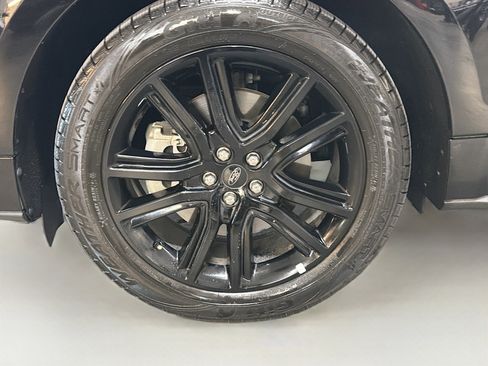 Used 2020 Ford Edge ST-Line w/ Cold Weather Package AWD/4WD image 11