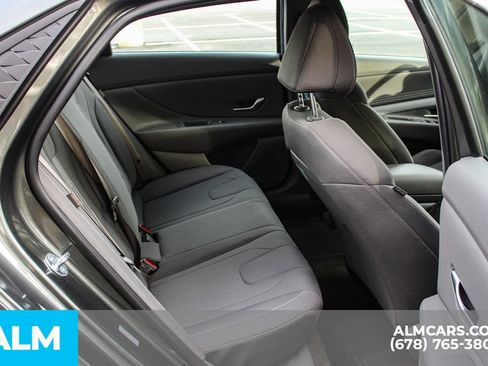 Used 2025 Hyundai Elantra Sport image 17