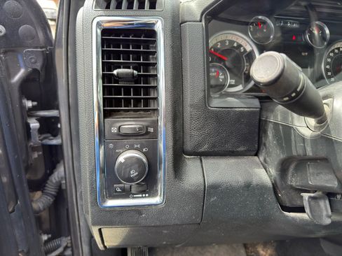 Used 2014 RAM 3500 Laramie w/ Convenience Group image 29