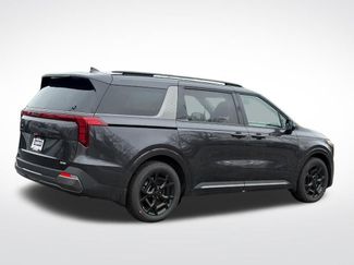 New 2026 Kia Carnival SX video 3