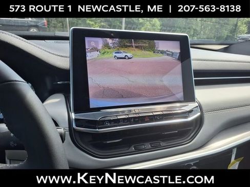 New 2025 Jeep Compass Limited w/ Sun & Sound Group AWD/4WD image 17