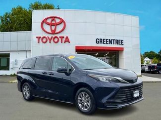 Certified 2024 Toyota Sienna LE video 1