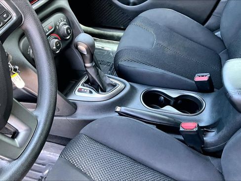 Used 2016 Dodge Dart SE w/ Convenience Group FWD image 17