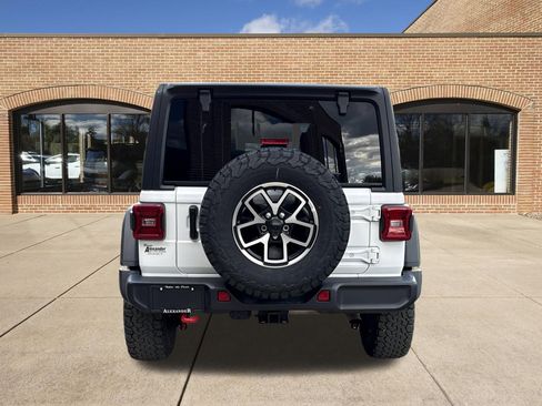 Used 2026 Jeep Wrangler Unlimited Rubicon AWD/4WD image 4