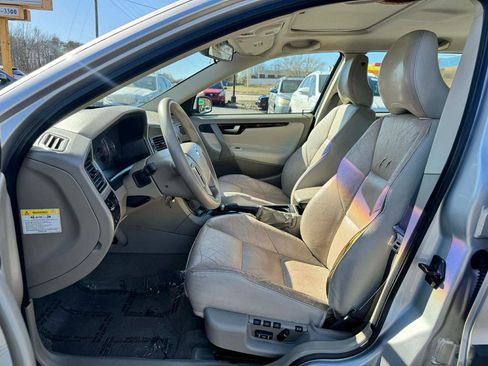 Used 2004 Volvo V70 2.5T image 10