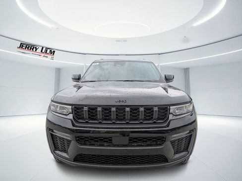 New 2026 Jeep Grand Cherokee L Limited w/ Limited Altitude Package RWD image 8