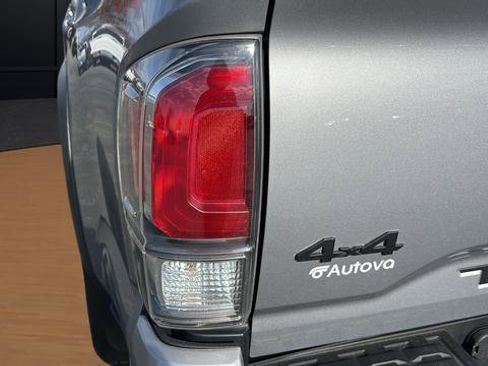 Used 2020 Toyota Tacoma TRD Off-Road w/ Technology Package image 9