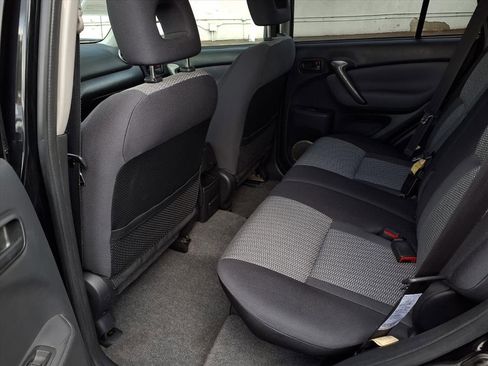 Used 2004 Toyota RAV4 2WD image 18