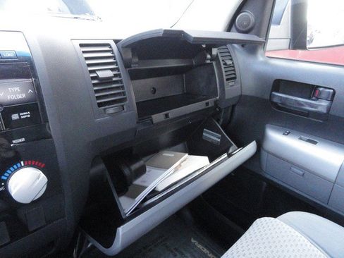 Used 2008 Toyota Tundra 4x4 CrewMax image 17