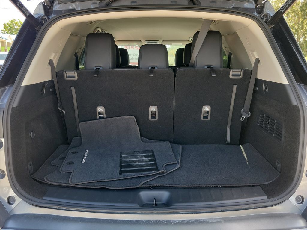 Certified 2026 Nissan Pathfinder SL AWD/4WD image 8