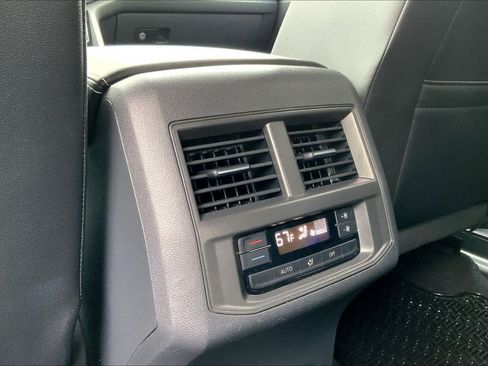 Used 2023 Volkswagen Atlas SE AWD/4WD image 35