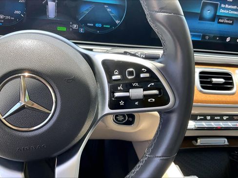 Used 2020 Mercedes-Benz GLS 450 4MATIC image 25