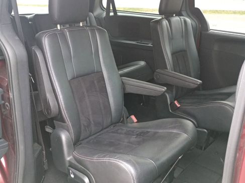 Used 2018 Dodge Grand Caravan SXT w/ Driver Convenience Group image 20