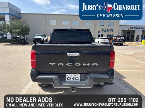 Used 2025 Toyota Tacoma Limited AWD/4WD image 6