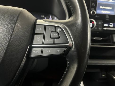 Used 2020 Toyota Highlander XLE image 62