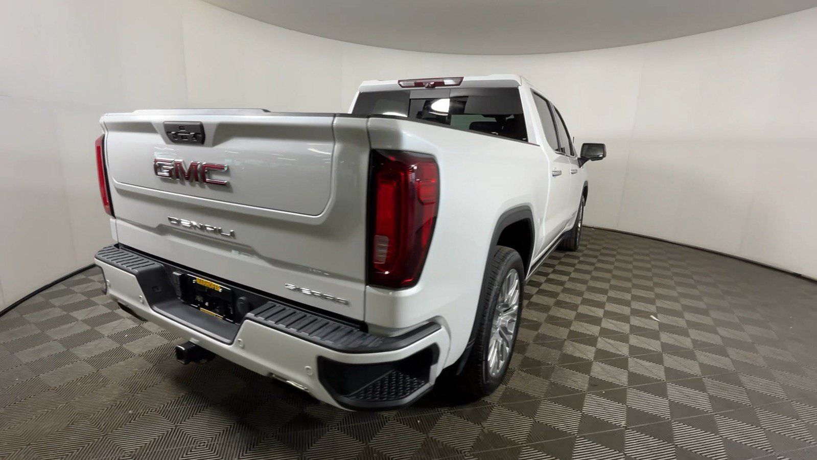 Used 2021 GMC Sierra 1500 Denali w/ Denali Ultimate Package AWD/4WD image 9