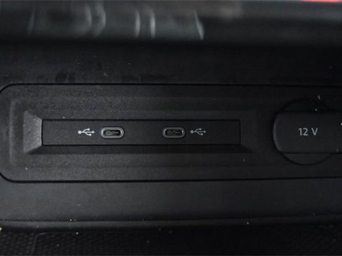 Certified 2022 Volkswagen Atlas Cross Sport SE image 16