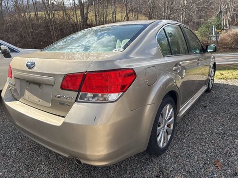 Used 2010 Subaru Legacy 3.6R Premium image 3