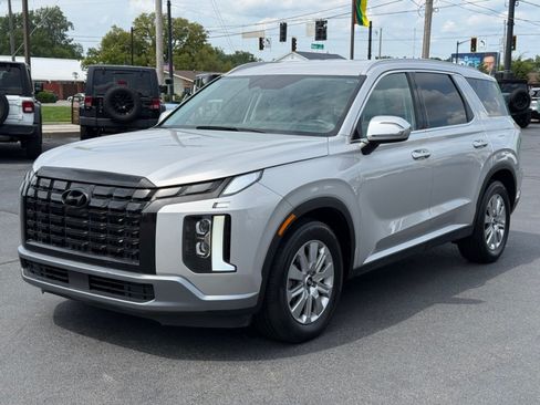 Used 2025 Hyundai Palisade SEL FWD image 4