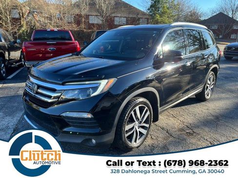 Used 2017 Honda Pilot Touring image 1