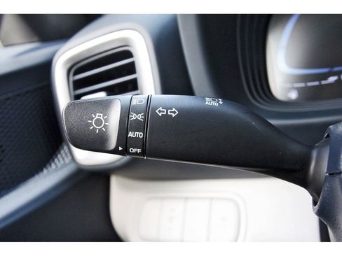 Used 2024 Hyundai Venue Limited FWD image 21