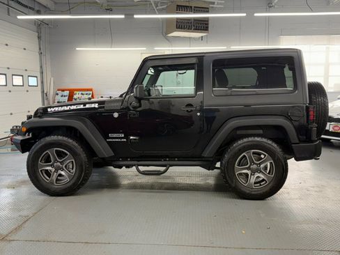 Used 2015 Jeep Wrangler Sport w/ Quick Order Package 24S AWD/4WD image 12