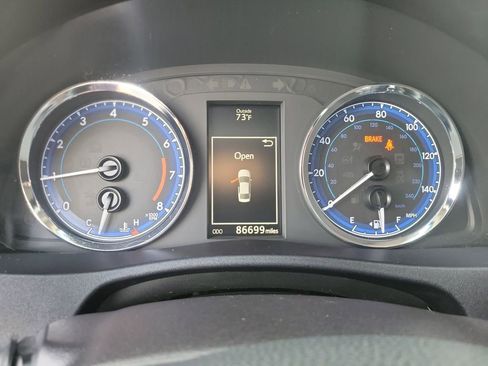 Used 2018 Toyota Corolla SE image 26