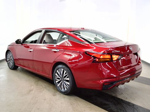 Used 2025 Nissan Altima 2.5 SV image 5