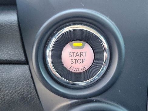 Certified 2024 Nissan Titan SV image 9