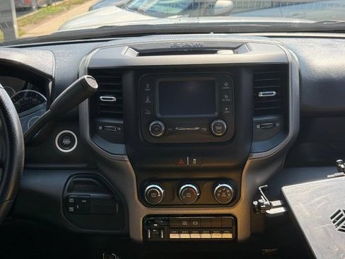 Used 2024 RAM 5500 Tradesman w/ Chrome Appearance Group AWD/4WD image 8