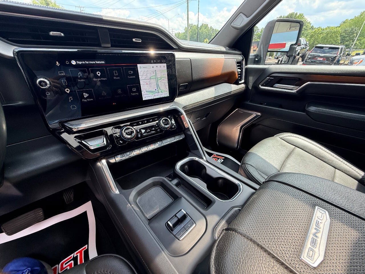 Used 2024 GMC Sierra 2500 Denali w/ Denali Reserve Package AWD/4WD image 36